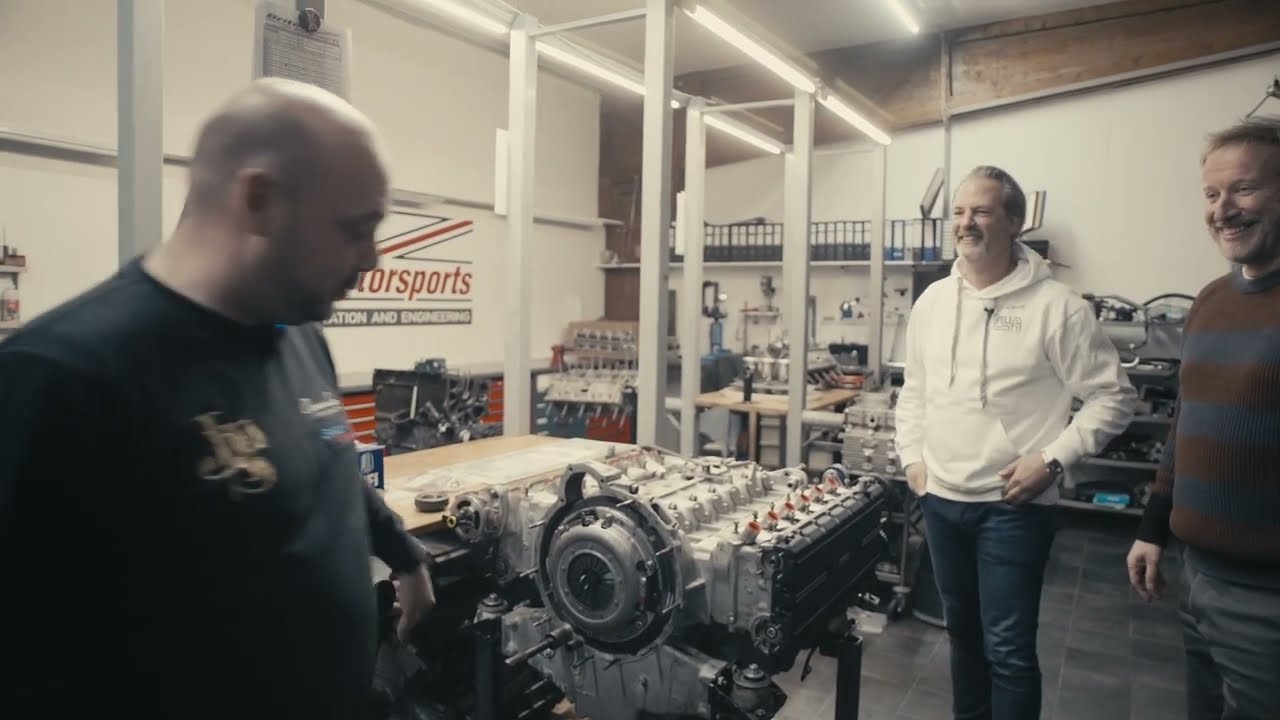 COOL4.RACING unterwegs im Lotus Esprit, Ferrari 512 bbi Motorcheck + Jaguar D-Type bei Firma Britec