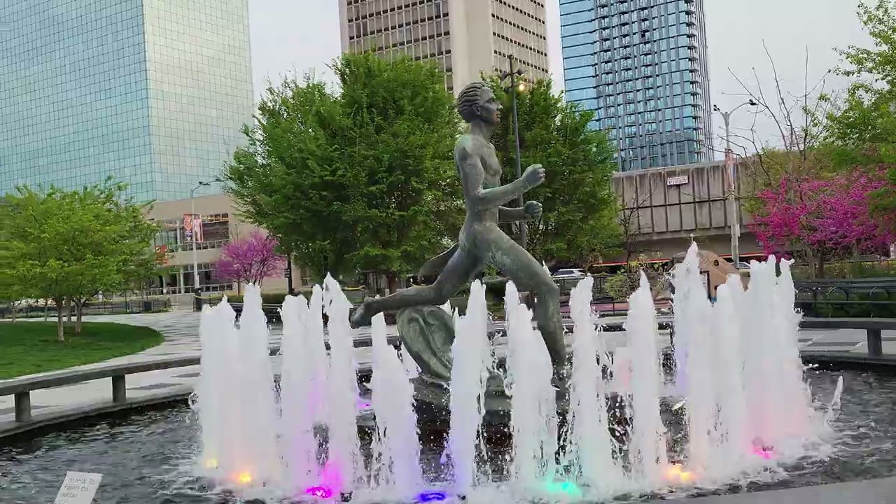 A Thursday Evening Walk In Downtown St Louis 😀