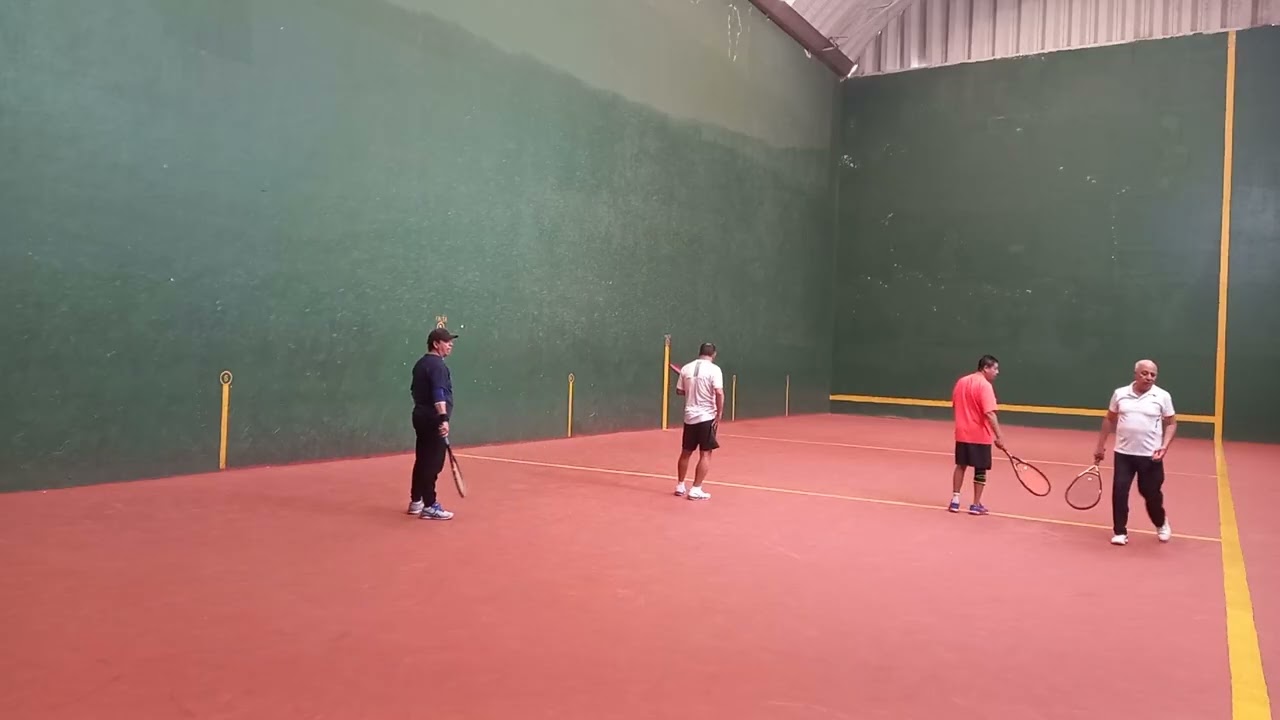 Victor y Octavio  vs  Soto y mariachi 
