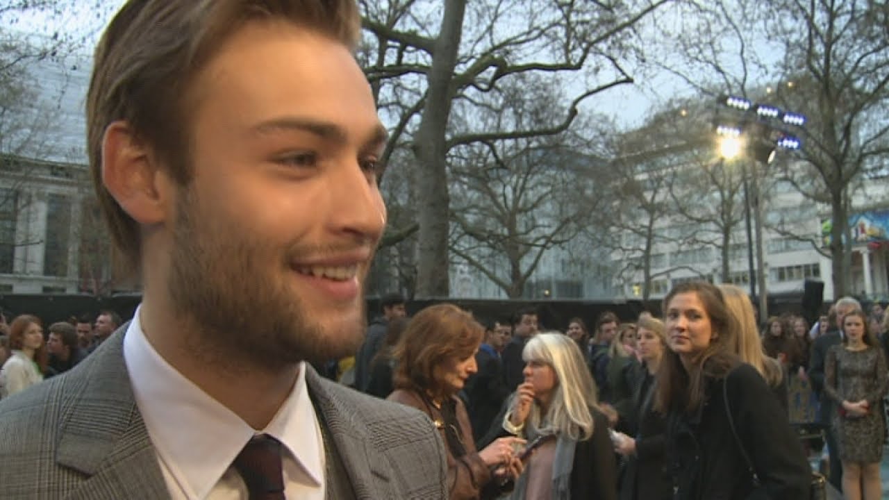Douglas Booth on Emma Watson at Noah premiere: 