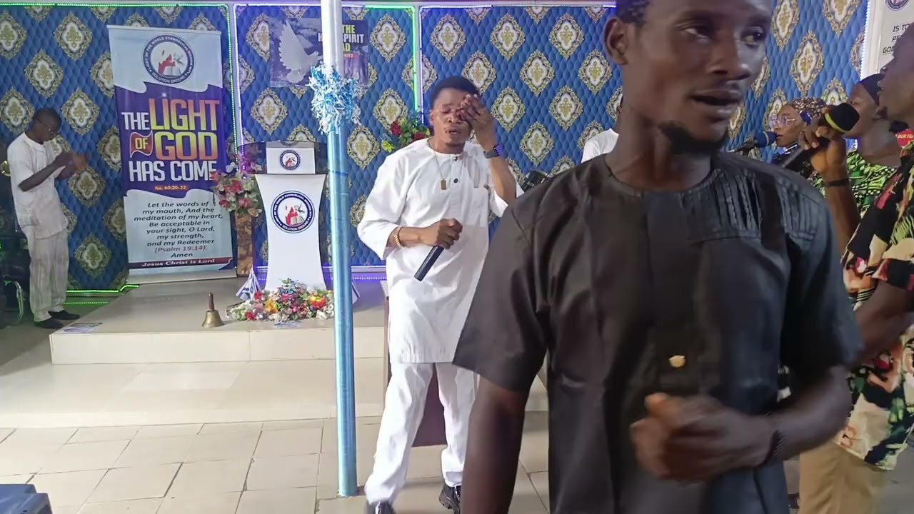 Evang Solomon Asuquo cmwise @LOWEMINTERNATIONAL (praise and worship session)