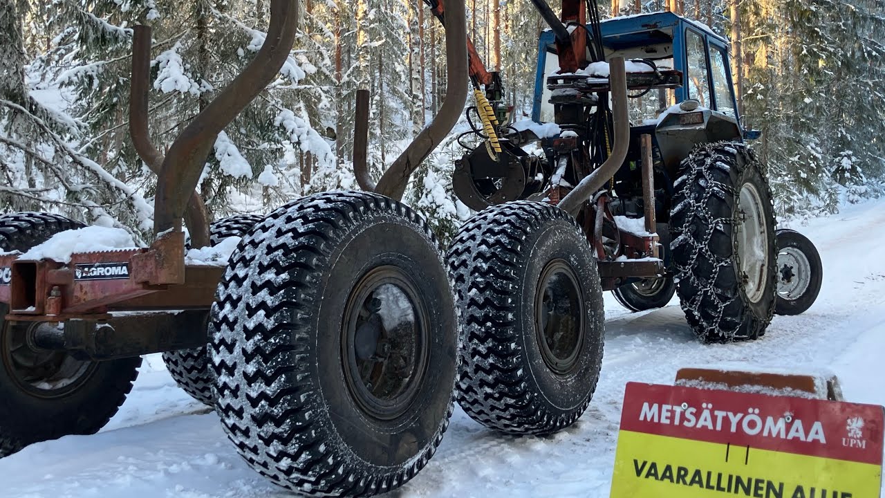 Logging with Ford 5000 | Puunkorjuuta Fordilla