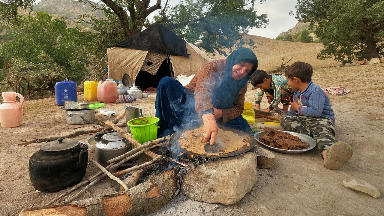 Baking oak bread - nomadic lifestyle