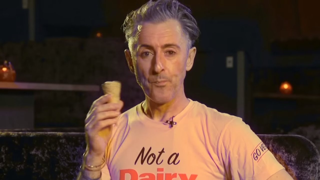 Alan Cumming on How Eating Vegan Keeps Him Young and Energized