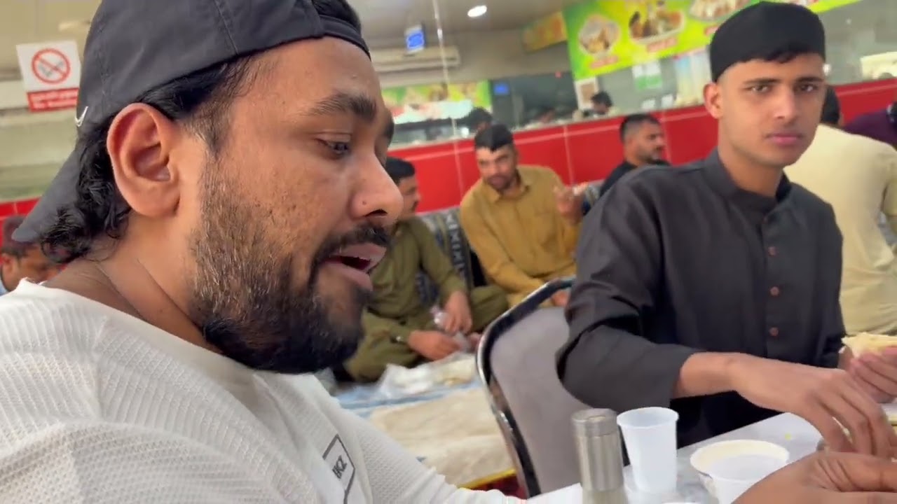 Juma ki namaz parhkar gaye ghumne | aaj sabhi hotel me khana khaya 😋 #lifejourney #dailyvlog 