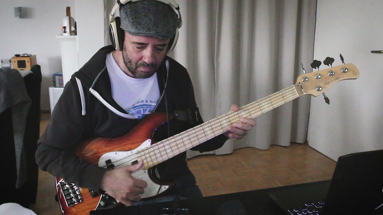 Sire V7 2nd gen 5-string first look