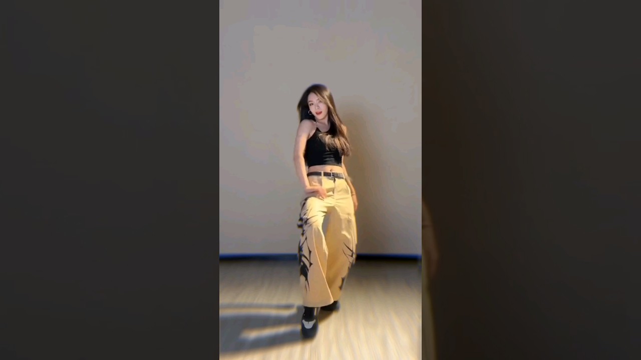 #meilingfashion #tiktokdancer #hotdancer #viral #dance #edit #trending