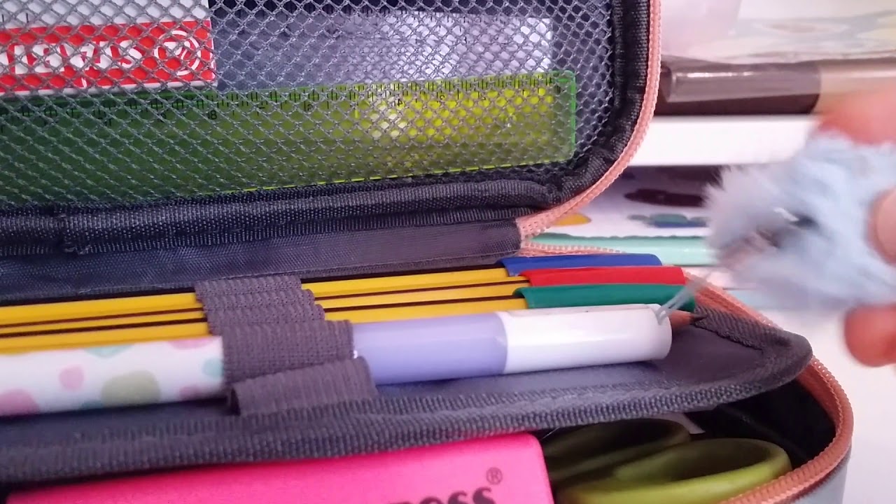 Cosa c'è nel mio astuccio? Back to school by Viola