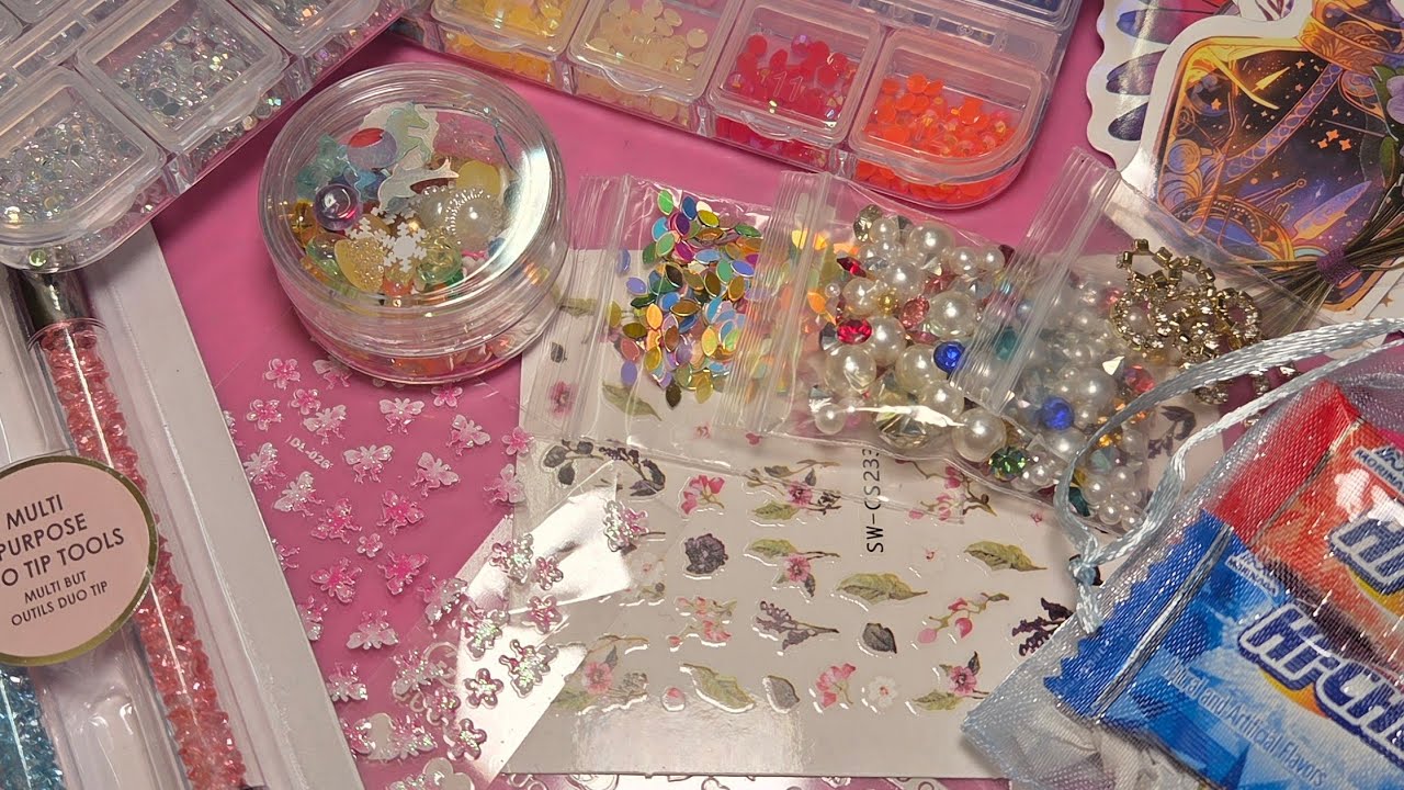 Unboxing my Mystery Nail Practice box from @aliciahill6195 and seeing what it's all about