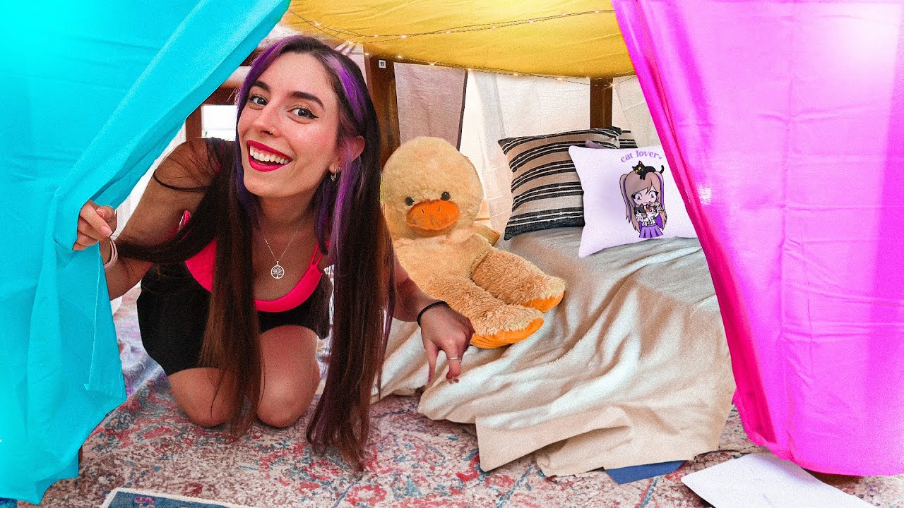 CONSTRUÍ UNA CASA GIGANTE HECHA DE MANTAS | Lyna Vlogs