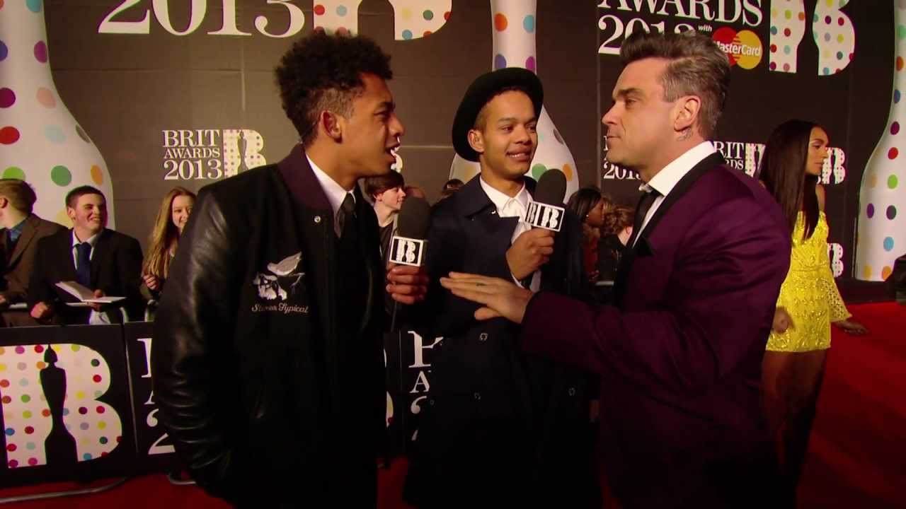 On the Red Carpet: Robbie Williams Talks to Rizzle Kicks | BRITs 2013