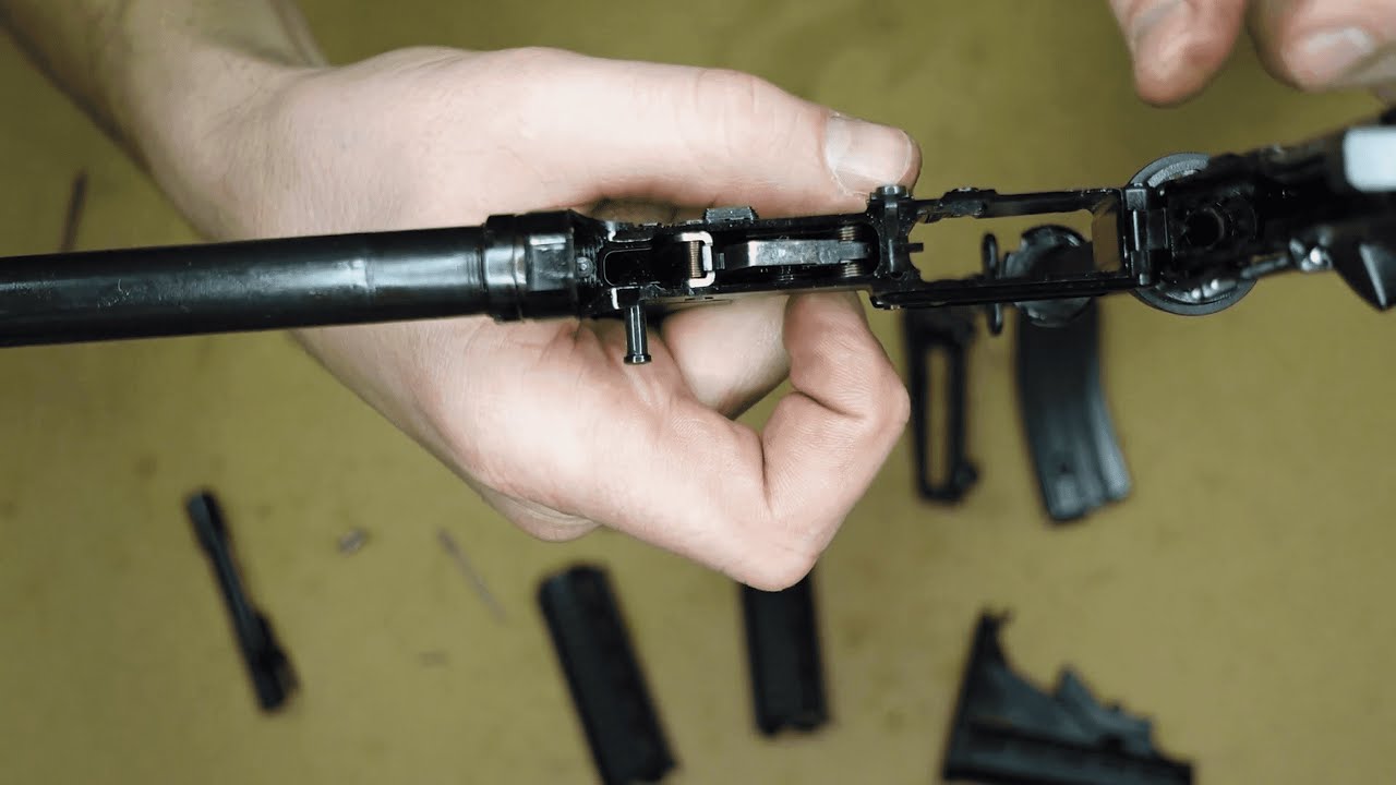 M4A1 Colt in 1/2 scale complete strip-down
