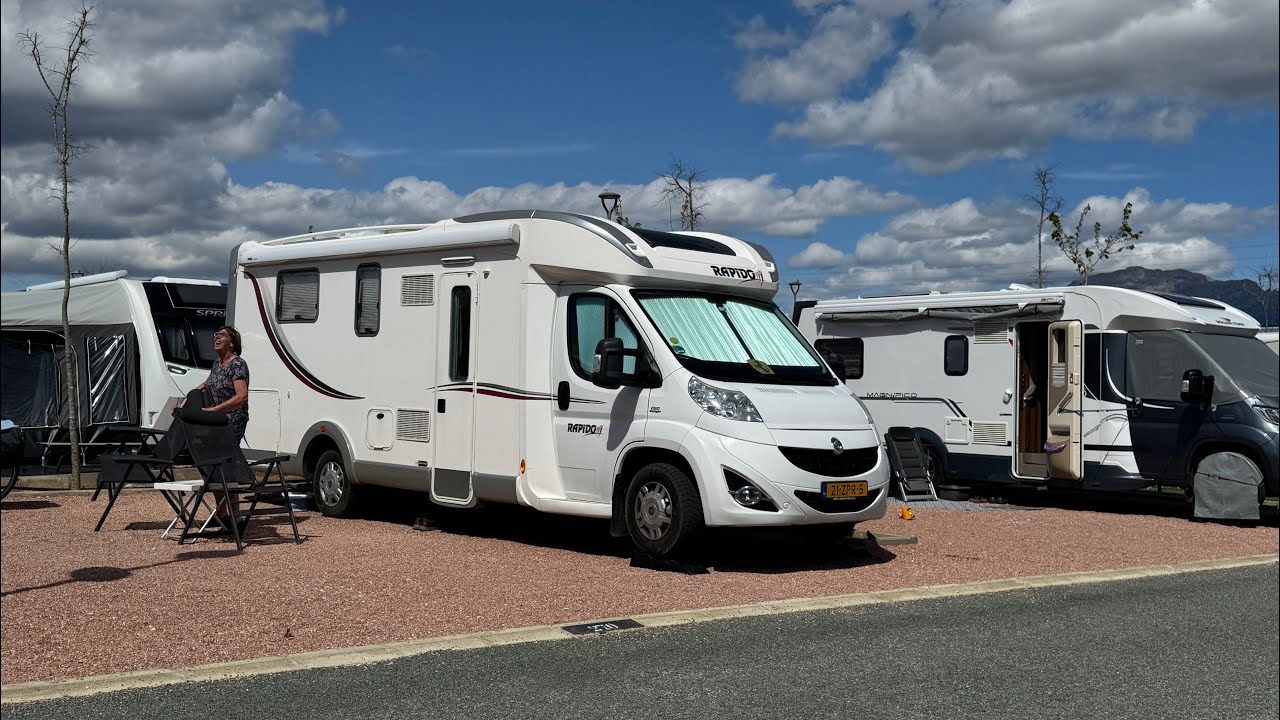 Overzicht Camping La Media Legua bij Benidorm