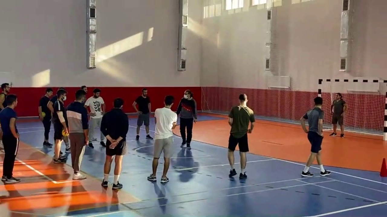 Hentbolda 7 metre atışı