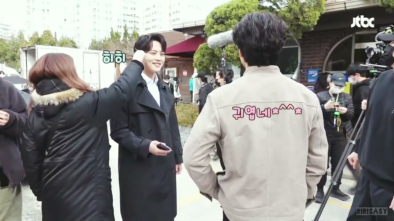 Yeo Jingoo x Shin Ha Kyun [Beyond Evil BTS] Sweet moments [3/3].