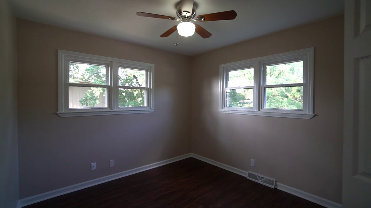 1929 Blue Hills Rd, Manhattan, KS 66502