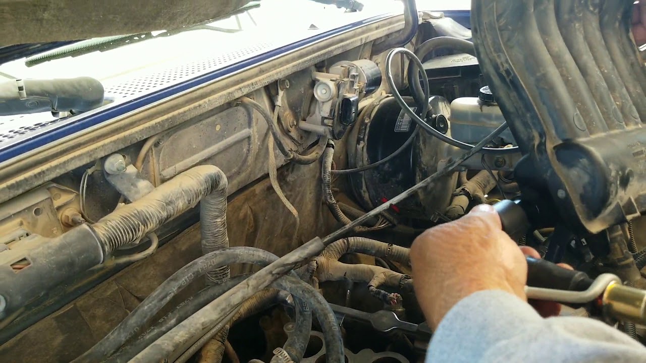 2003 Ford Ranger 3.0 V6  PCV valve and hose part 2