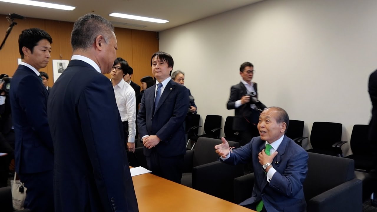 維新・鈴木氏が離党　訪ロで除名決定受け