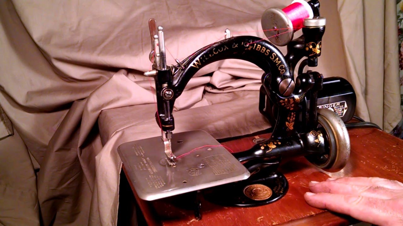 Serviced Antique Willcox & Gibbs W&G Treadle Hand Crank Electric Chain Stitch Sewing Machine A597413