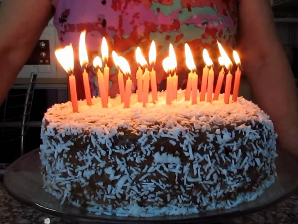 BOLO COM PÊSSEGO EM CALDA + COMEMORAÇÃO 20 MIL - RECEITAS DA VÓ LURDES