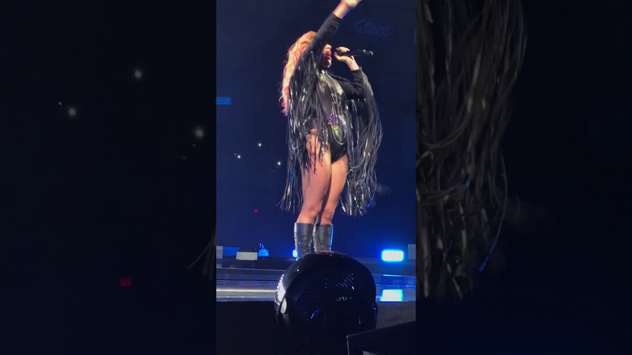 Lady Gaga 'Perfect Illusion' at The Joanne Tour - LIVE @ The Tacoma Dome 8.5.17