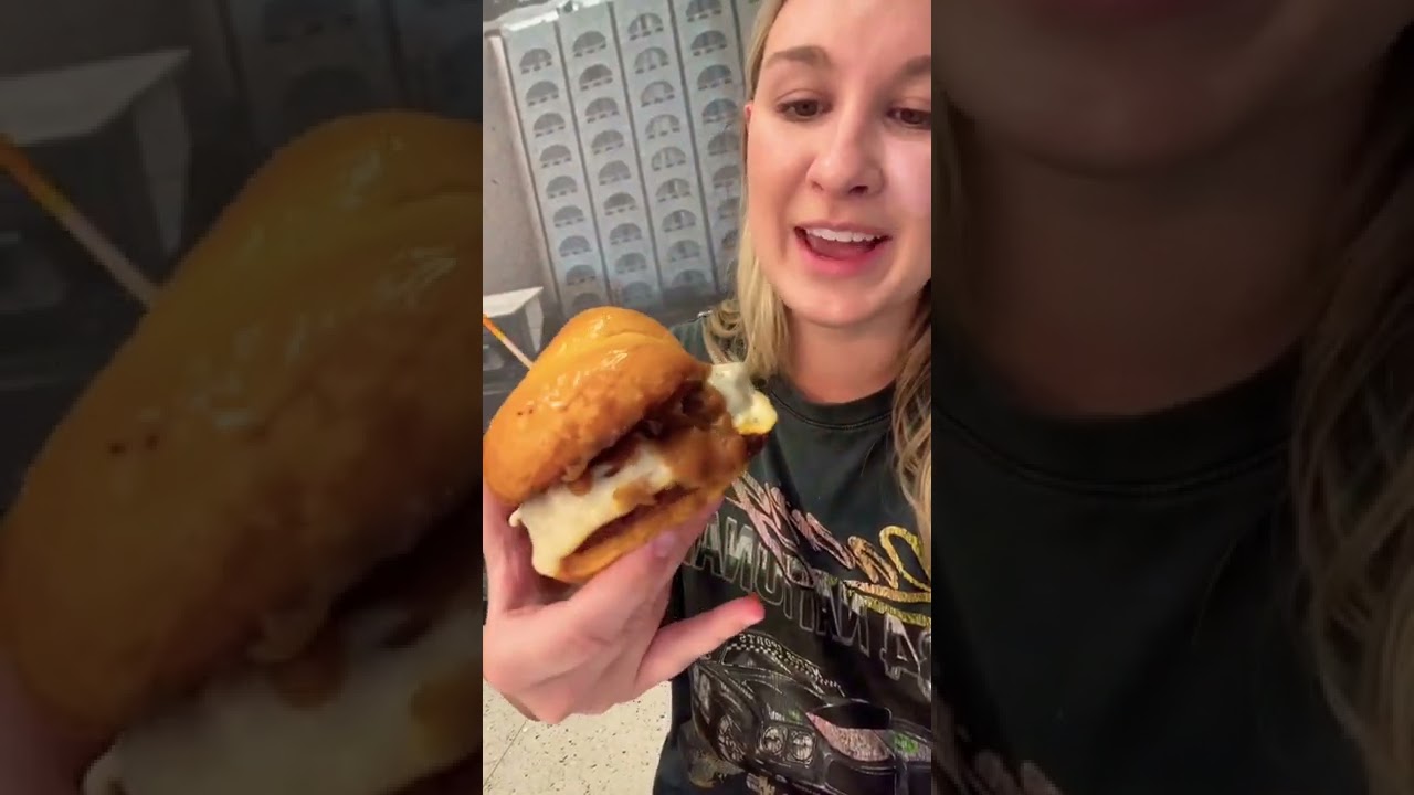 BREAKFAST ON THE STRIP THAT WONT COST $$$ | BagelMania