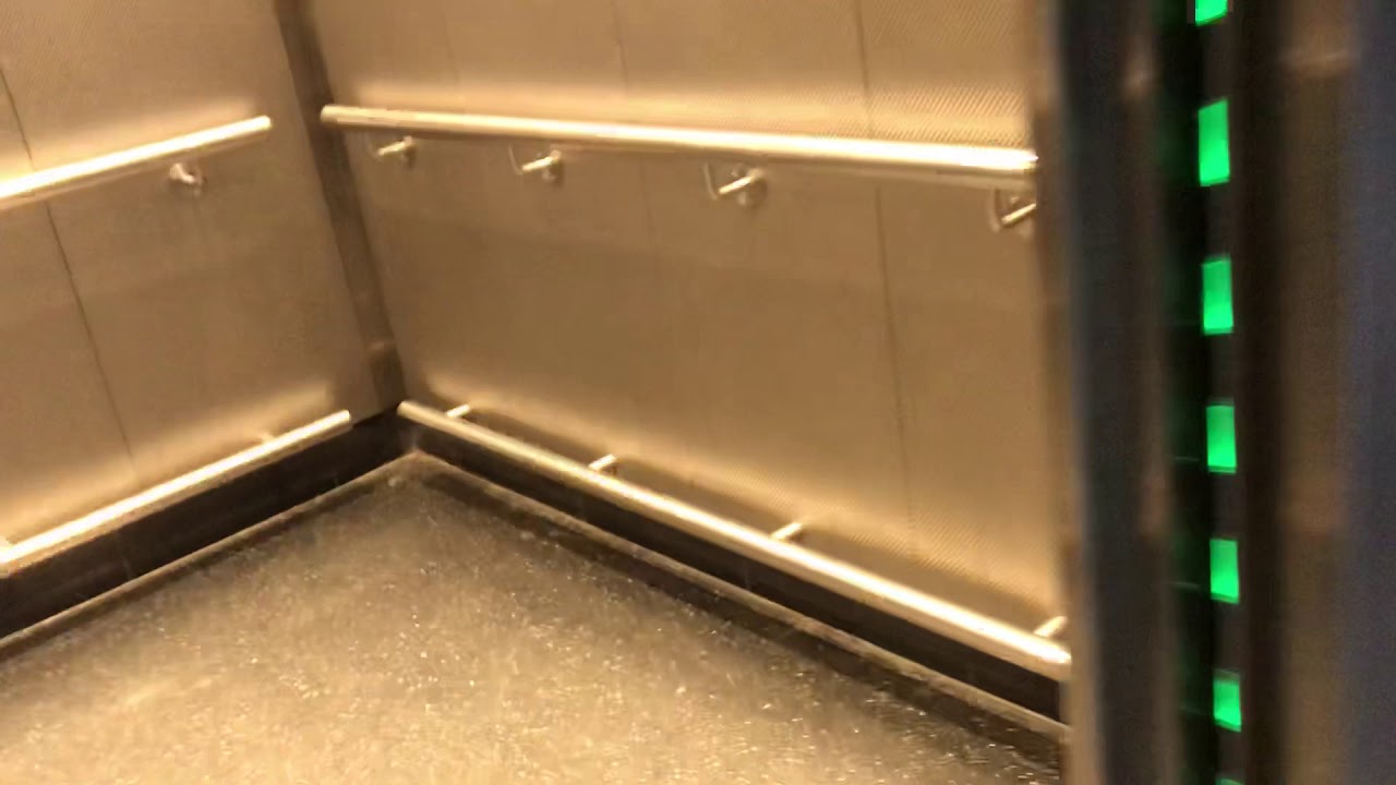 Heavy duty generic lift at Westfield fountain gate