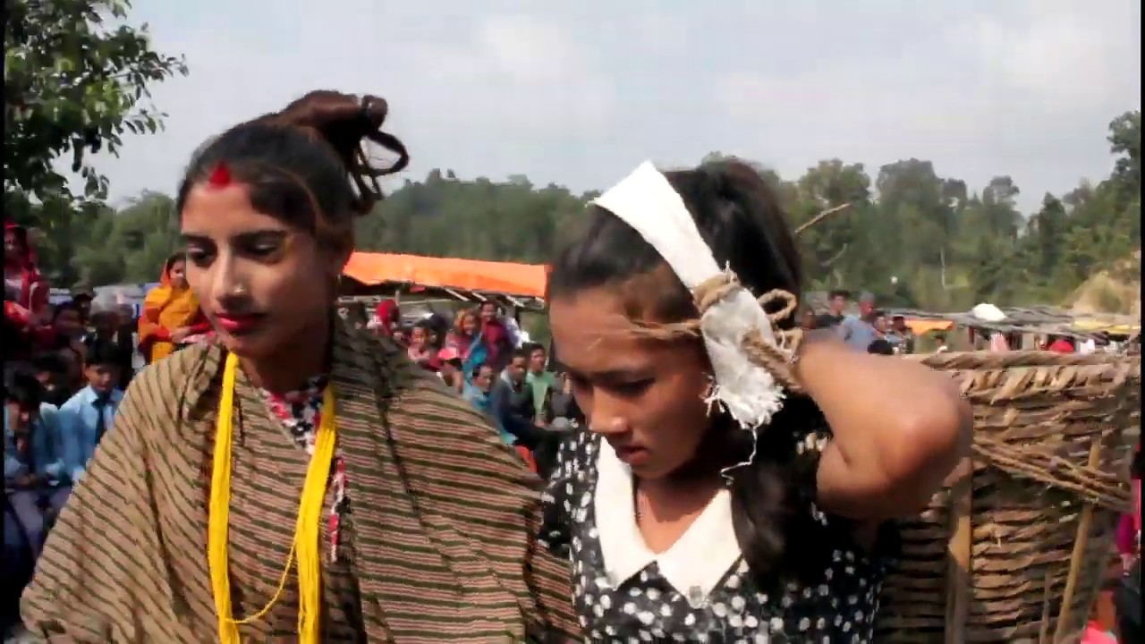 बिच बजारमै श्रीमतीमाथी हातपात , गाउलेहरु तमासे बन्दै social awareness drama - Kala Ghar Sindhuli
