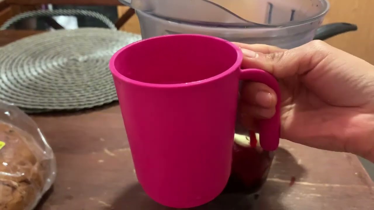 Crema de betabel y zanahoria deliciosa nutritiva para complementar nuestro platillo.