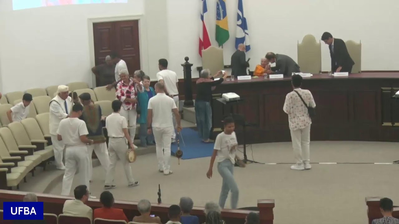 Sessão Solene de Outorga do Título de Professora Emérita à Profa. Yeda Antonita Pessoa de Castro.