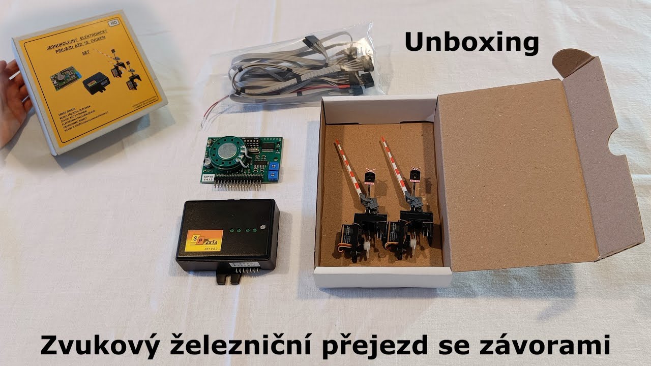 Železniční přejezd H0 (vybalení, informace), 1.díl