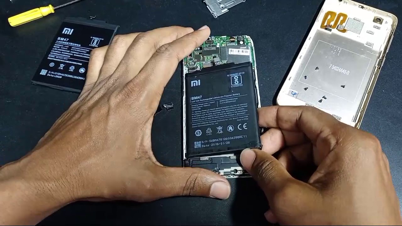Redmi 4 battery replace || Redmi 4 battery Replace at home ||  घर पर बैट्री लगाए ||