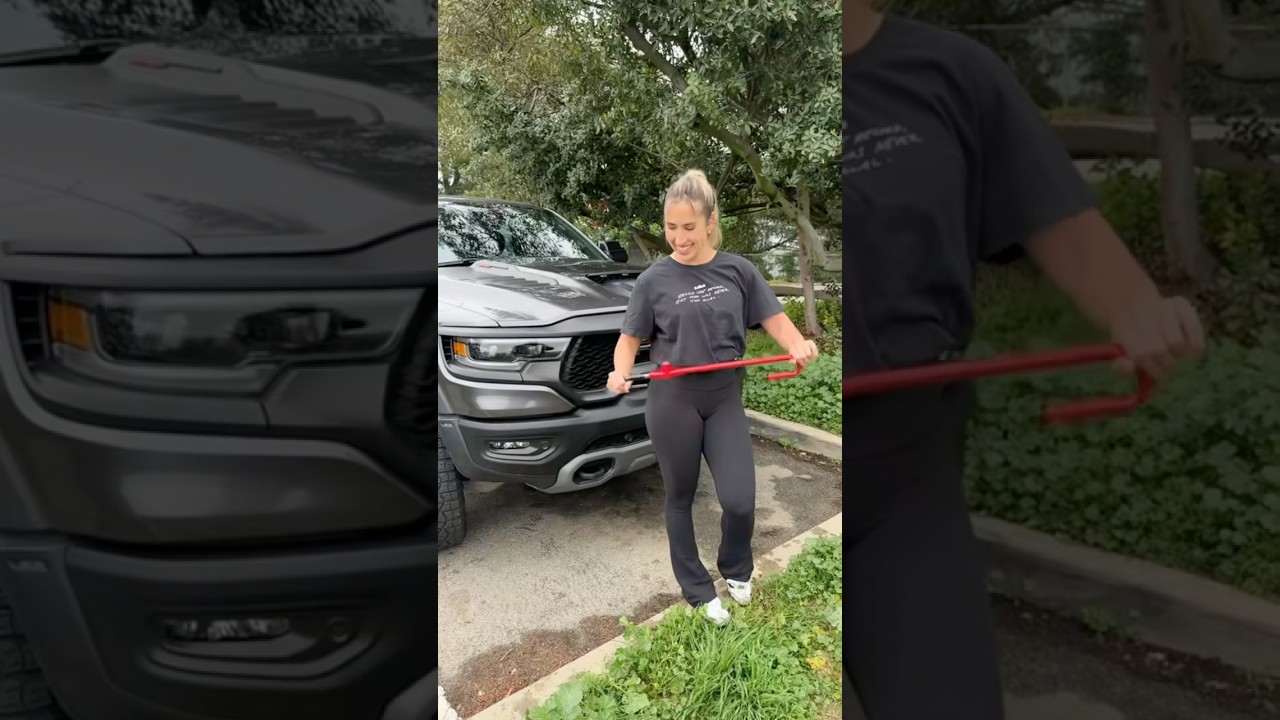 Guys I BROKE the candy cane&hellip;😭😅#shortsfeed #cars #fordraptor #f150 #shorts #funny