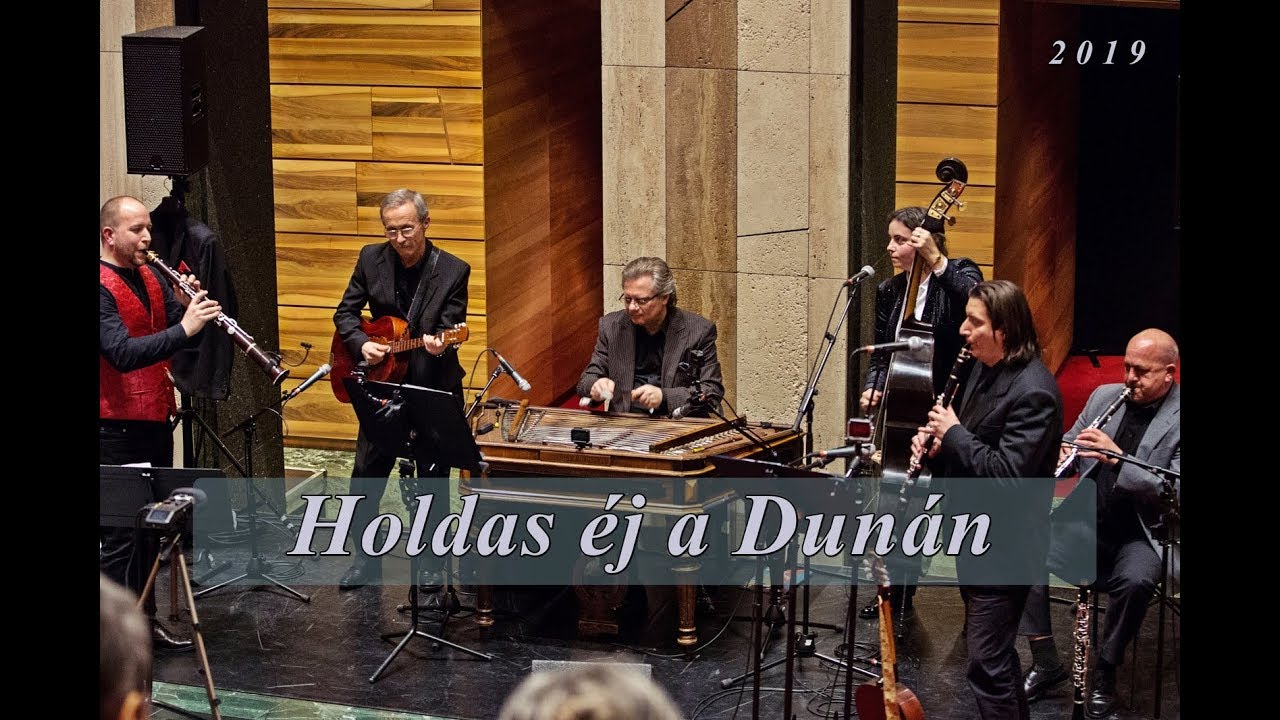 Holdas éj a Dunán - Márványos