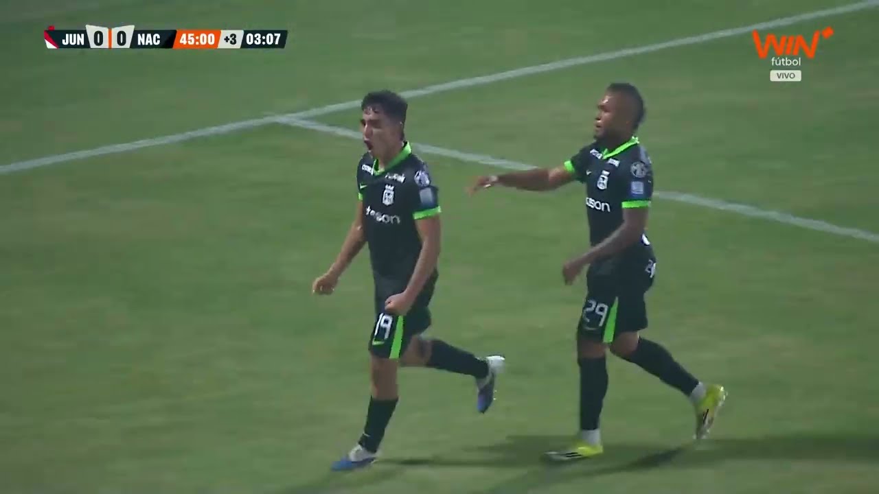 Golazo de Juan Rengifo sobre el final del primer tiempo y Nacional toma la ventaja ante Junior