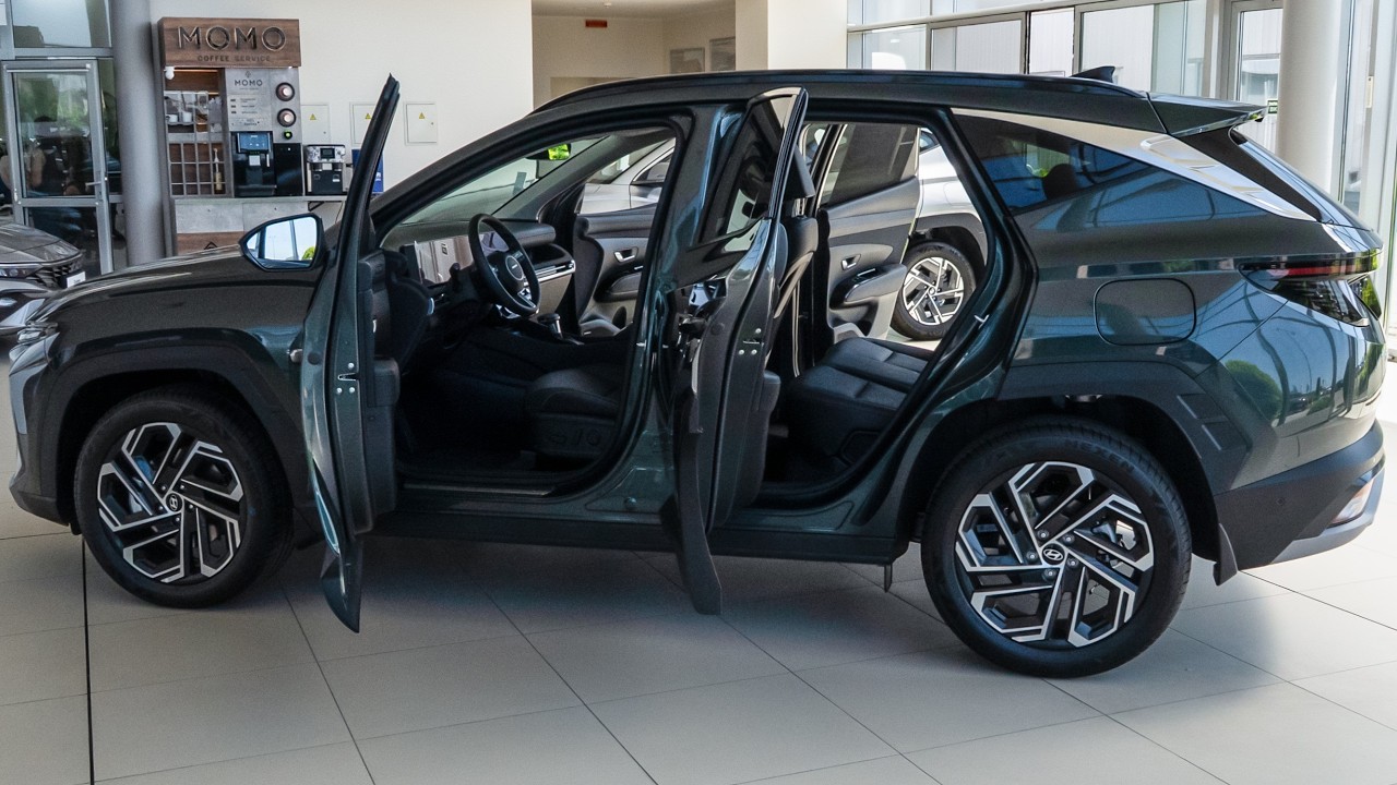 2026 Green Hyundai Tucson Top Plus 4WD - Compact Family SUV