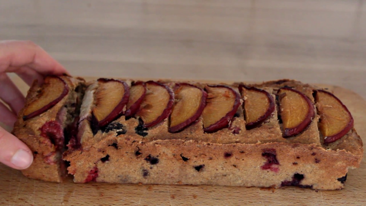 Hoe maak je een havermout cake met blauwe bessen?