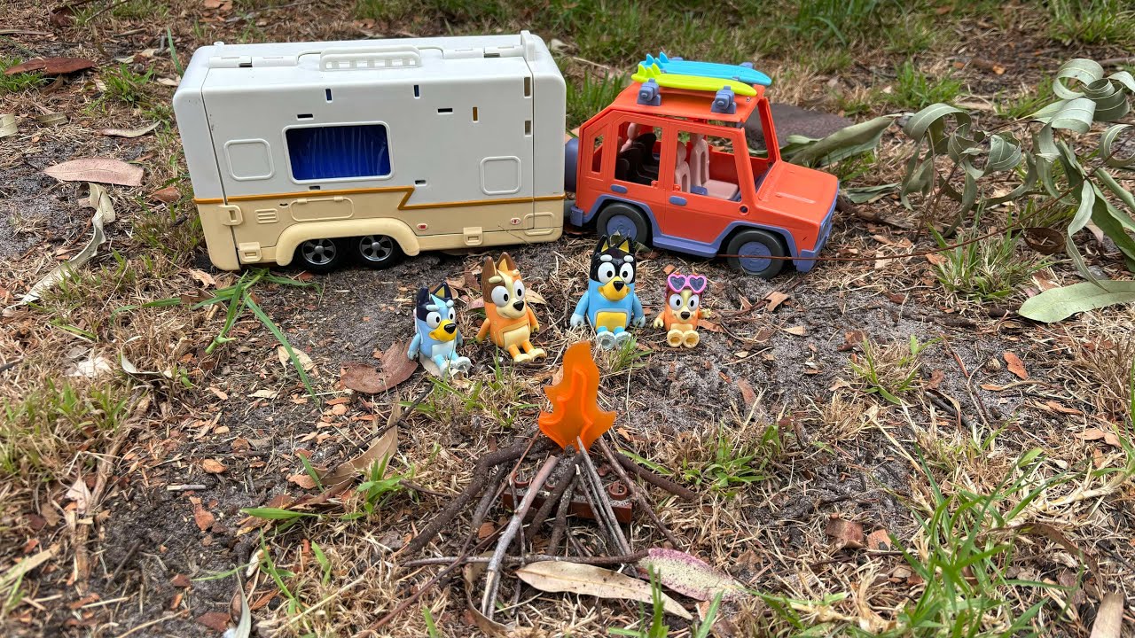 Play Time - Bluey and Bingo figurines - BEST CAMPING TRIP EVER!