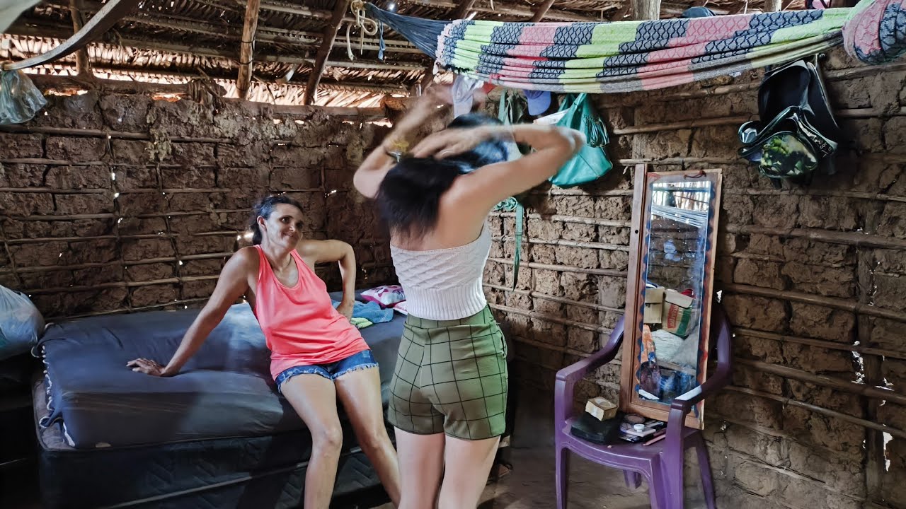 MARIA MOSTRA SEU QUARTO E COMO ARMAZENA AS ROUPAS