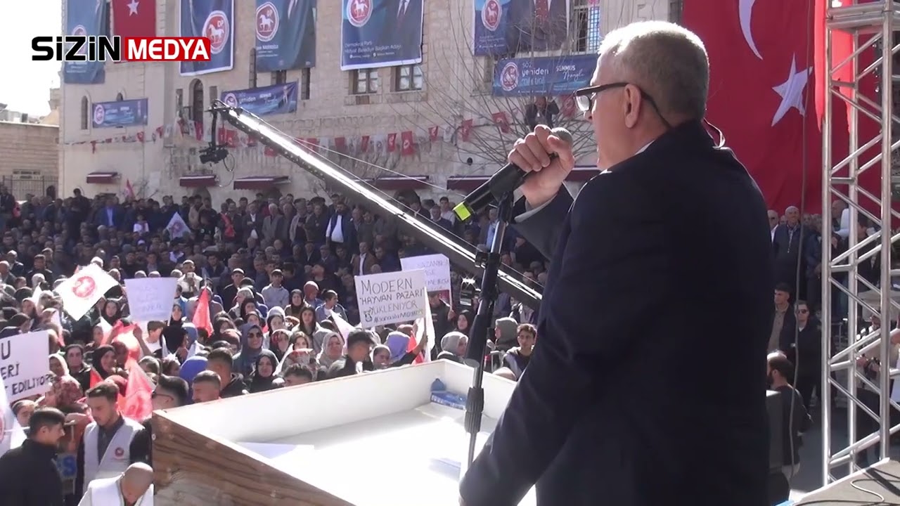 Şehmus Nasıroğlu, seçim öncesi son mitingini Köşk Meydanı’nda yaptı