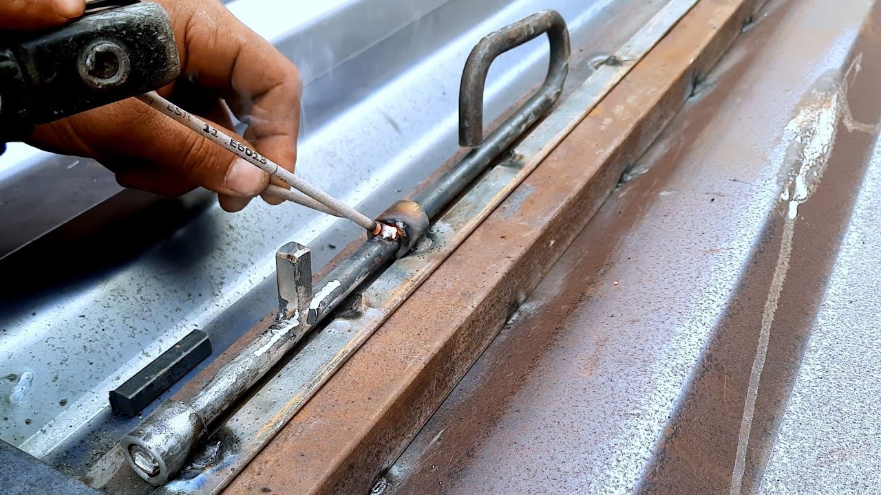 طريقة كيفية صنع مزلاج قفل باب حديد | طريقة عمل قفل باب @فن اللحام welding