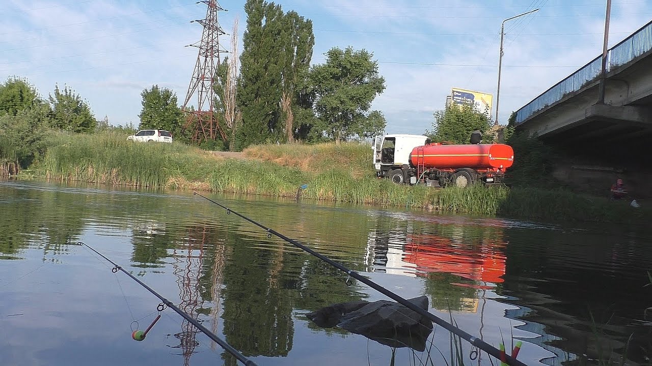 Рыбалка на реке на течении Короткие вылазки на рыбалку вечером и утром