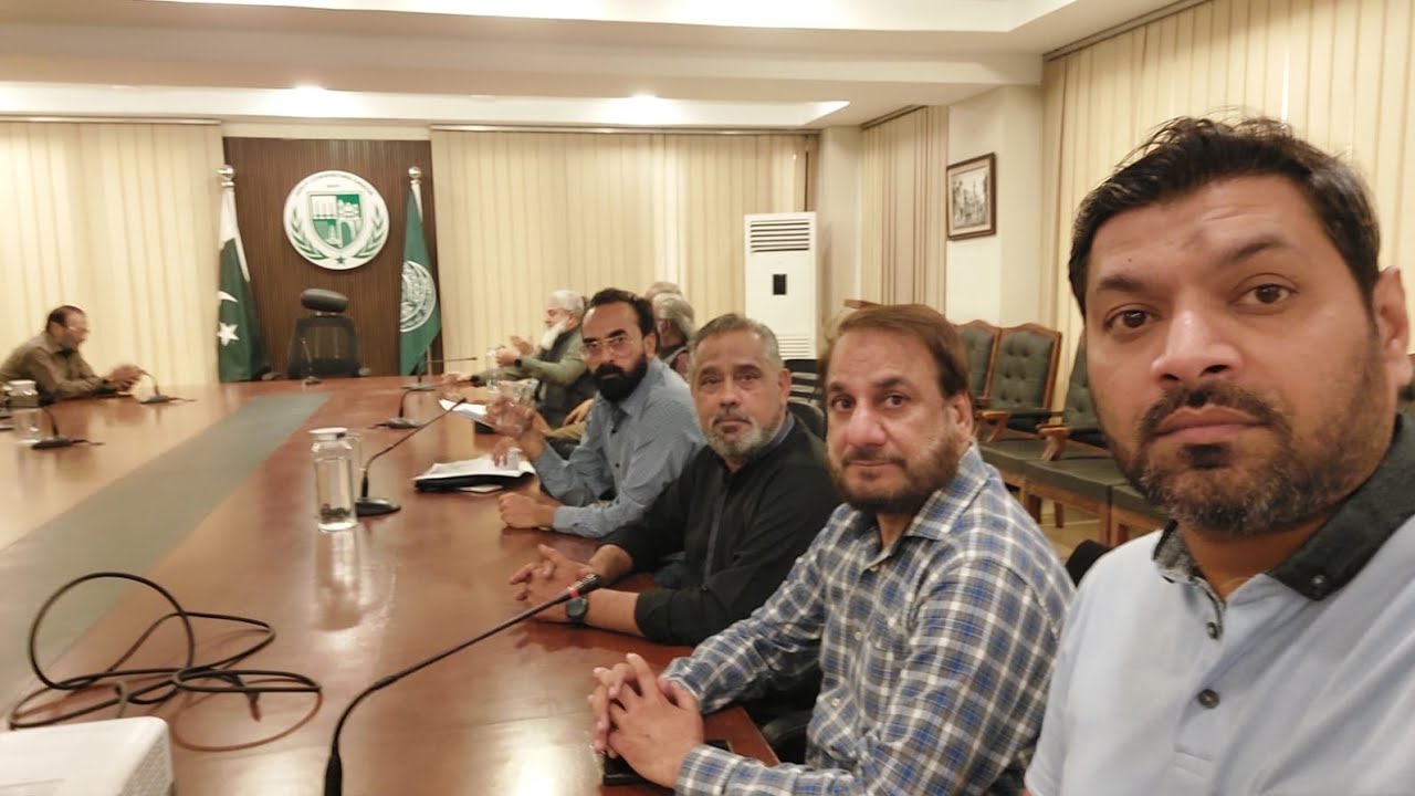 تجاوزات اور آتشزدگی کے واقعات سیمت دیگر مسائل پر ڈپٹی کمشنر ساوتھ کے ساتھ تاجر رہنماؤں کا اجلاس 