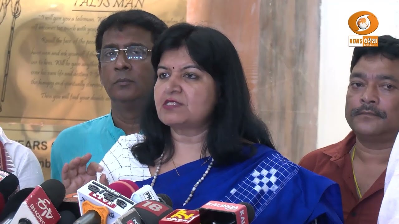 MP Aparajita Sarangi Meets CM Mohan Ch Majhi, Seeks facilitation of multiple projects in Bhubaneswar