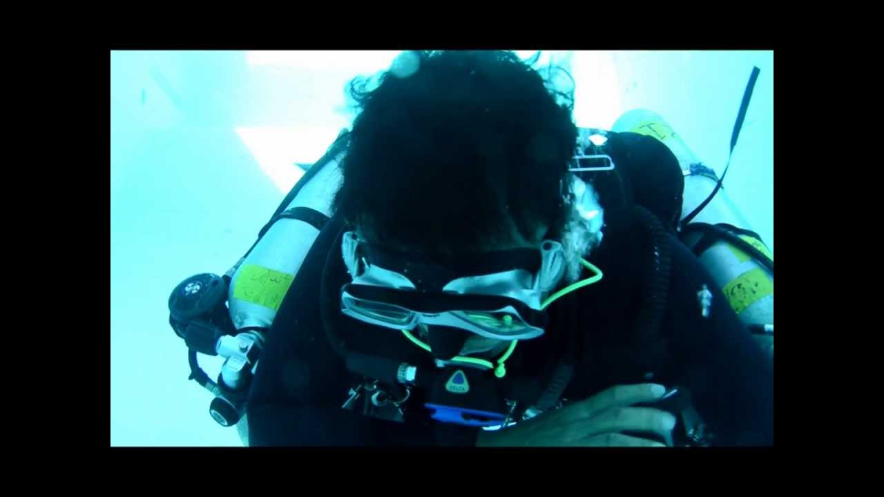 6 TANKS ON HOLLIS SMS 100 (R)