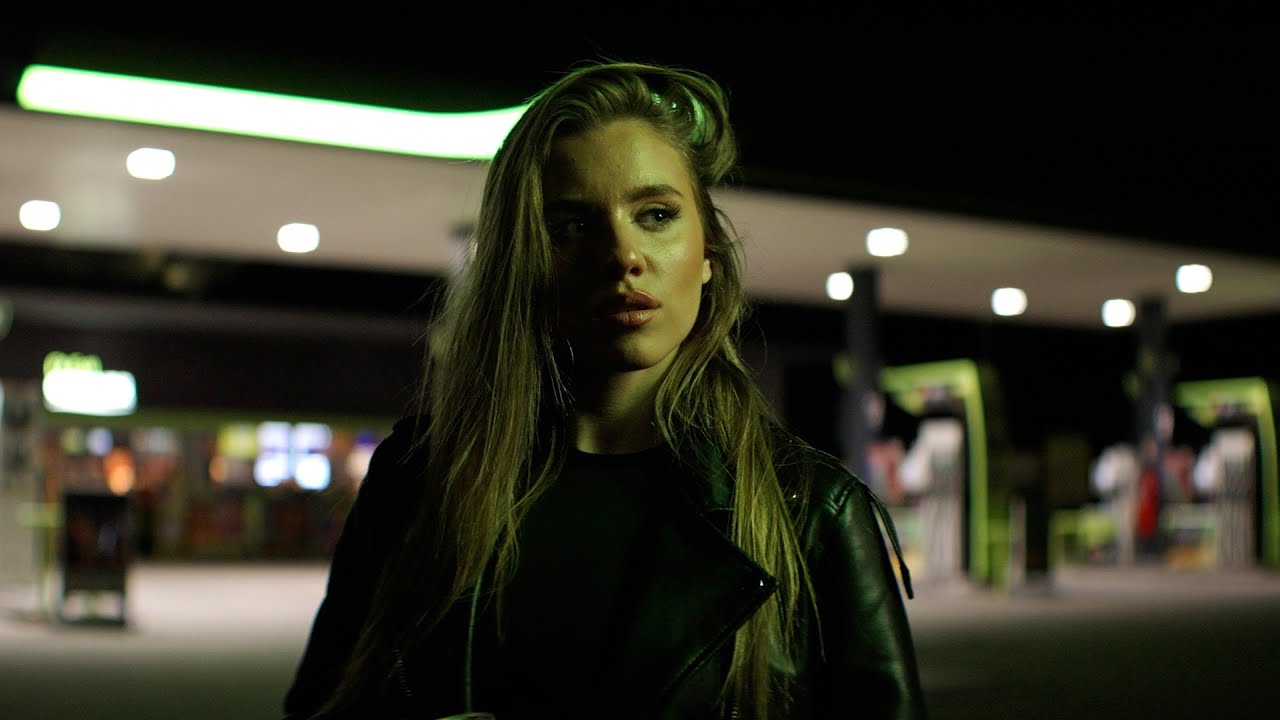 COURTNEY SUMMERS – Sadie [book trailer]