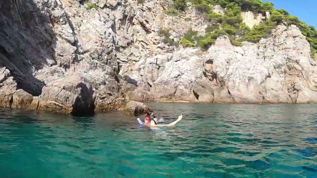 Green and Blue Cave, Beach