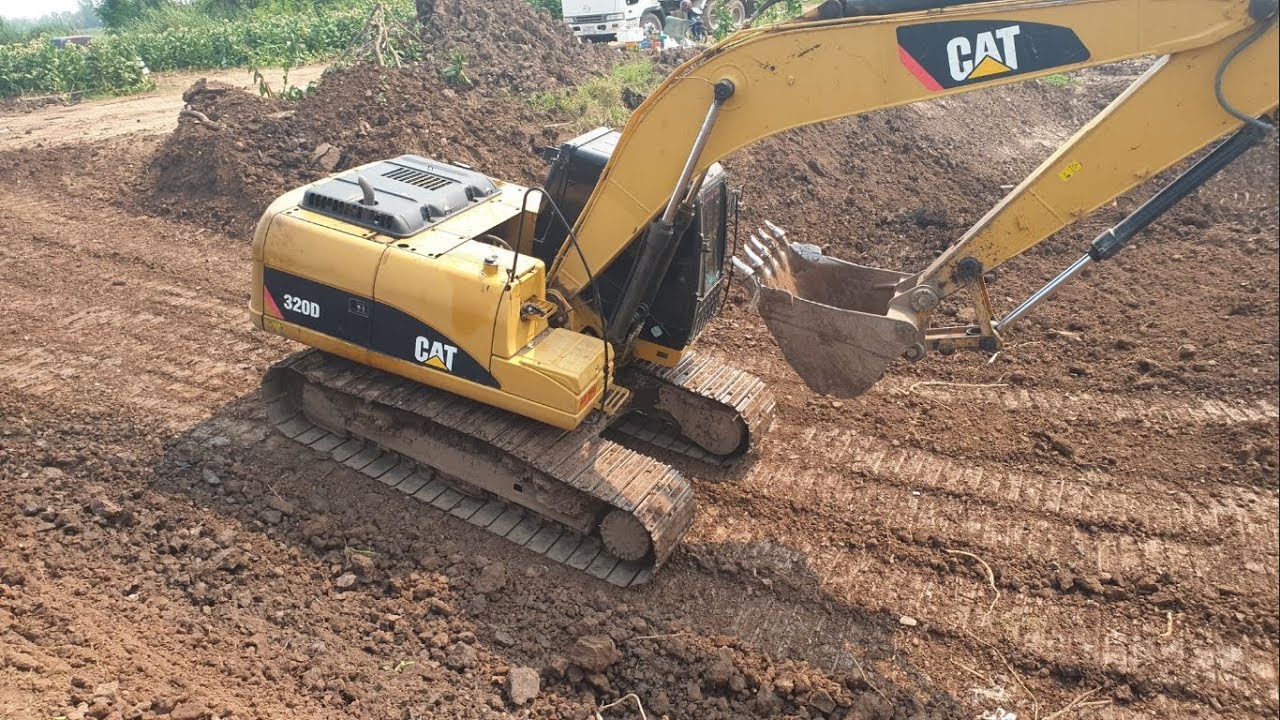 คนขับโชว์ความไวถูกใจเลยครับ CAT 320D คนขับฝีมือทำงานคล่องแคล่ว สระใกล้เสร็จแล้ว