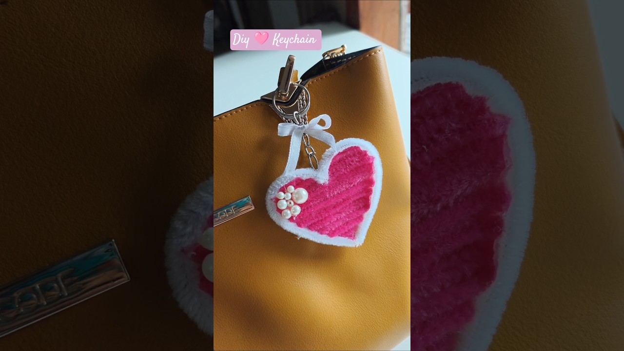 Make CUTE & EASY HEART Keychain with Pipe Cleaner!