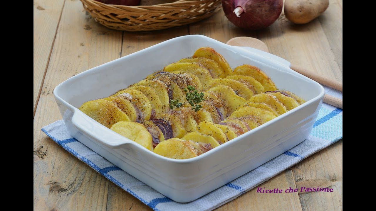 Patate e cipolle al forno - Ricette che Passione
